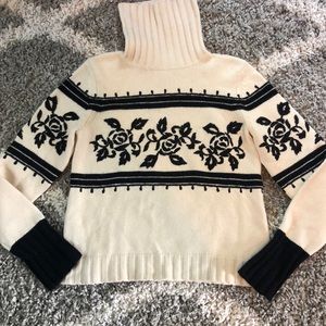 DKNY Creme cropped turtleneck sweater sz L